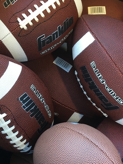 更加严厉的 更加严厉的